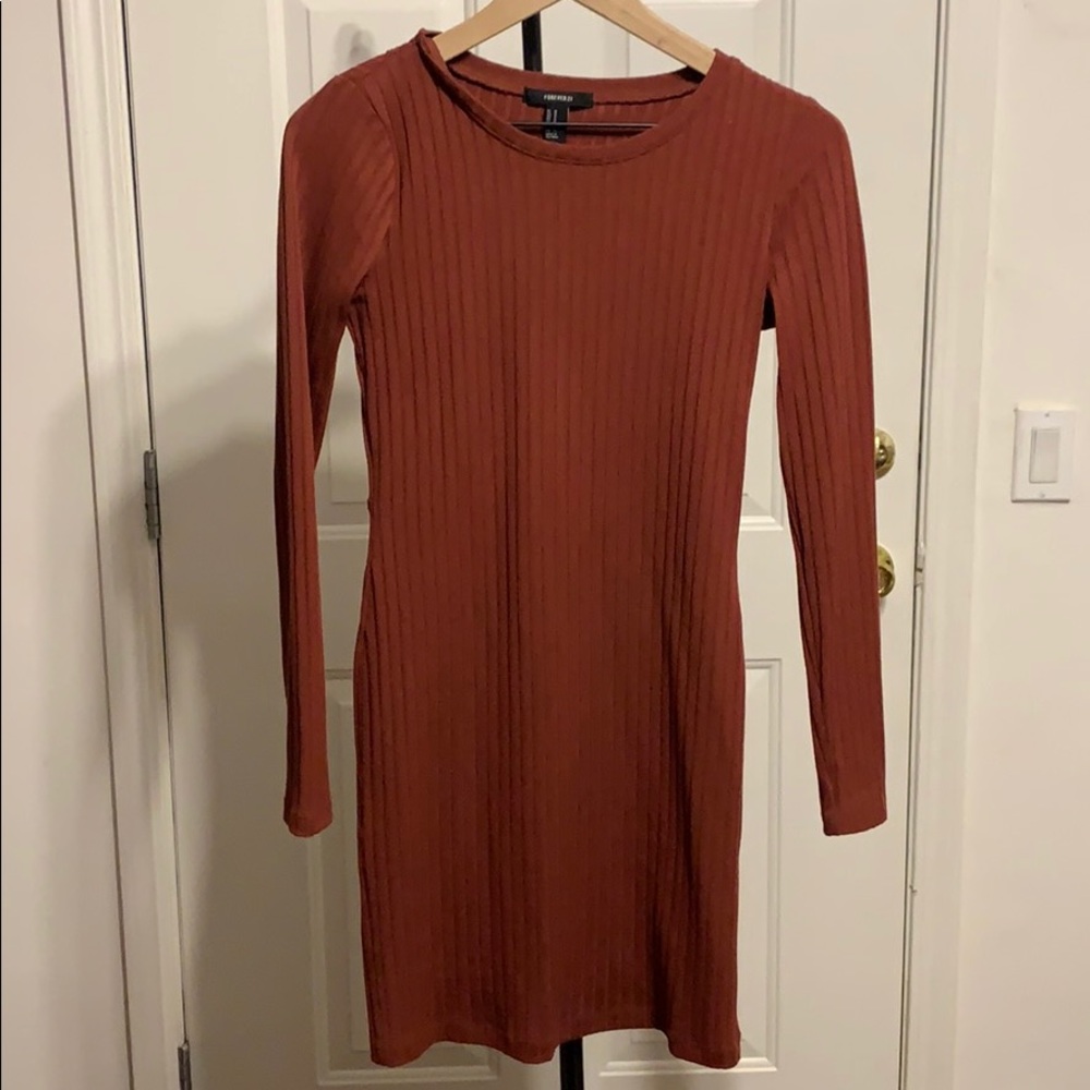 Forever 21 long sleeve mini dress peekaboo back